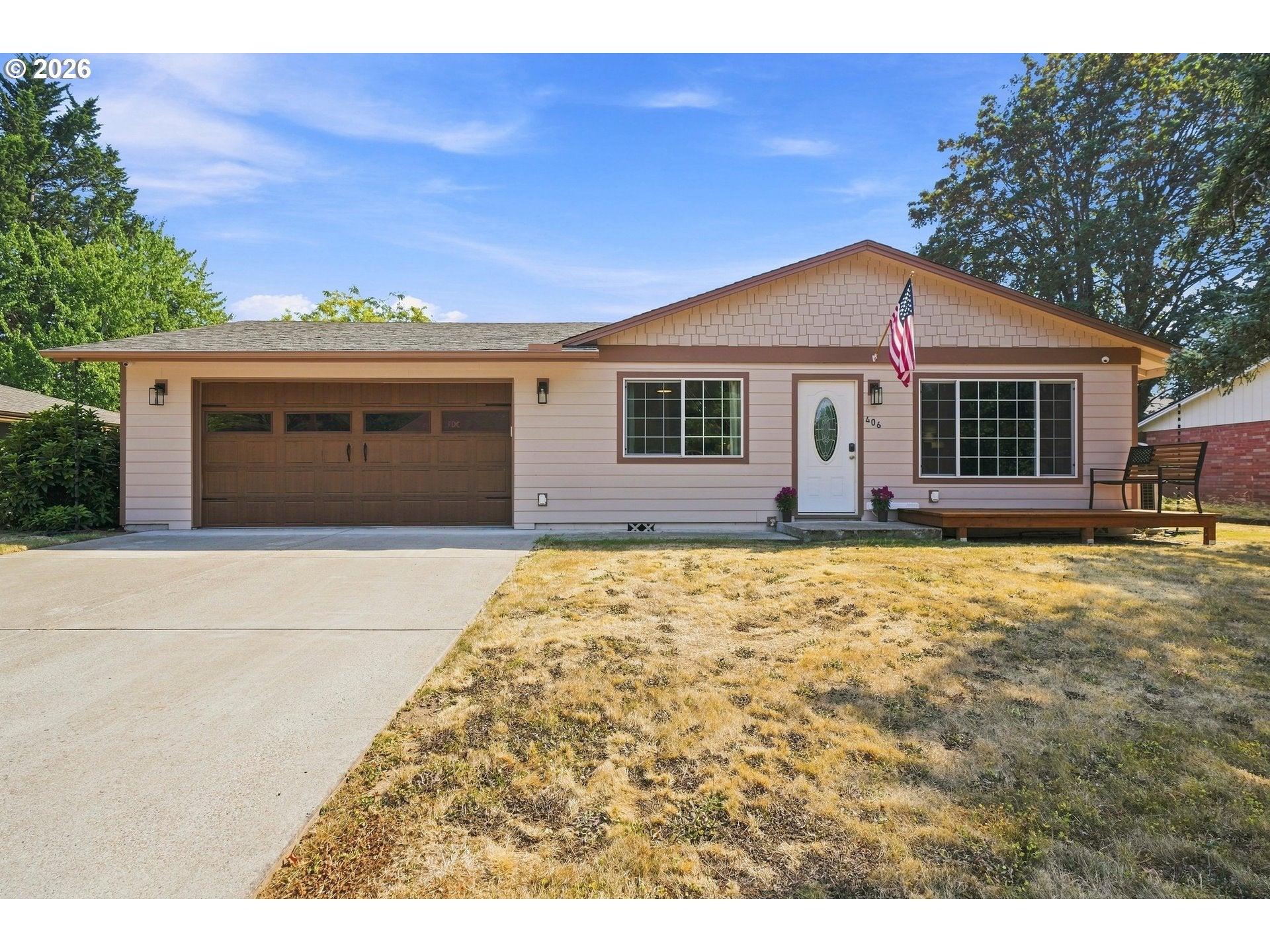 406 E MISSION DR