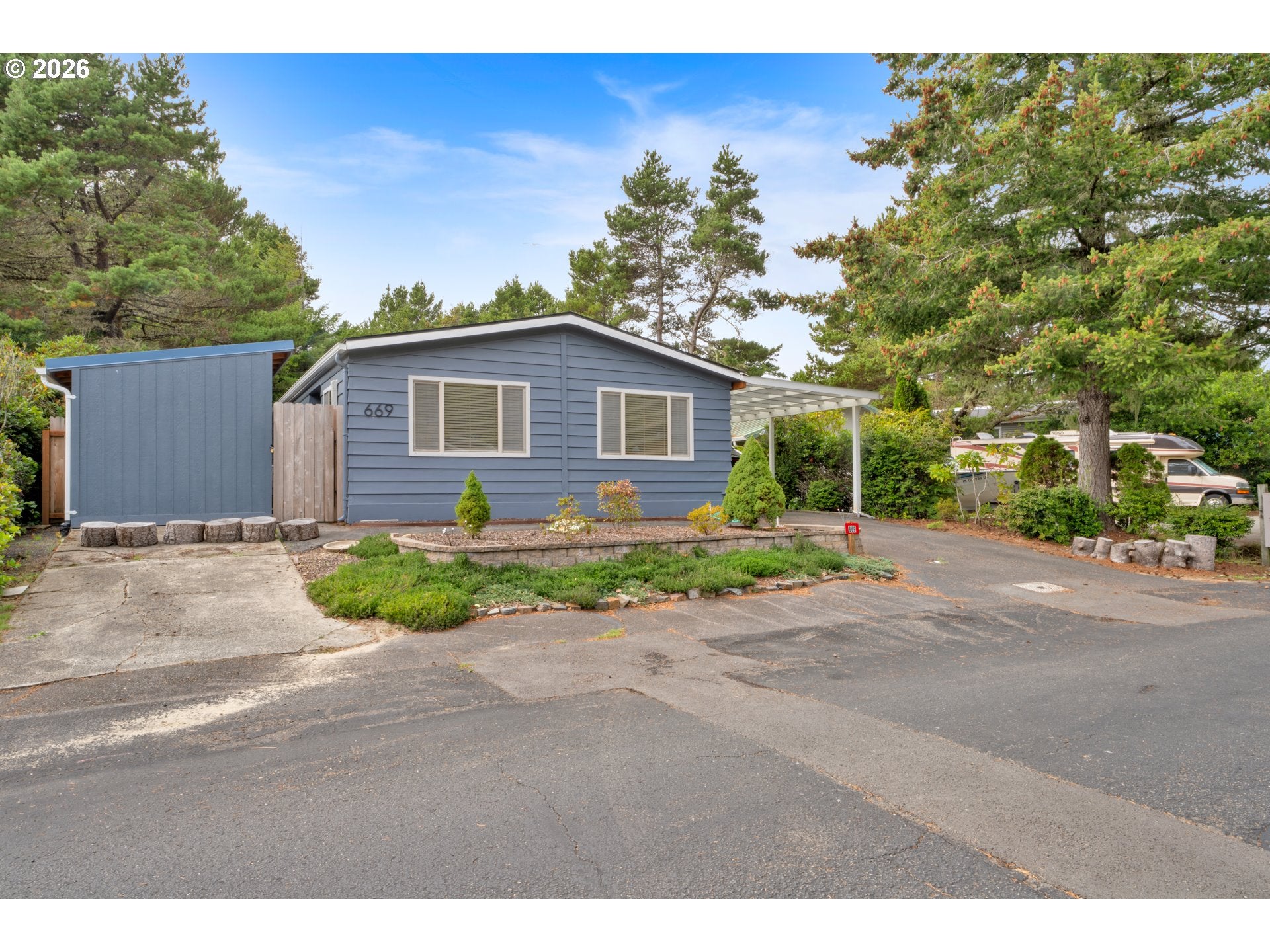 1601 RHODODENDRON DR 669