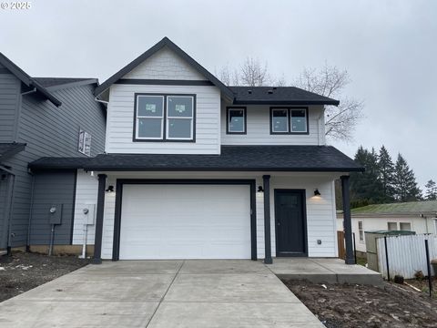 195 W 8th ST Lafayette OR 97127