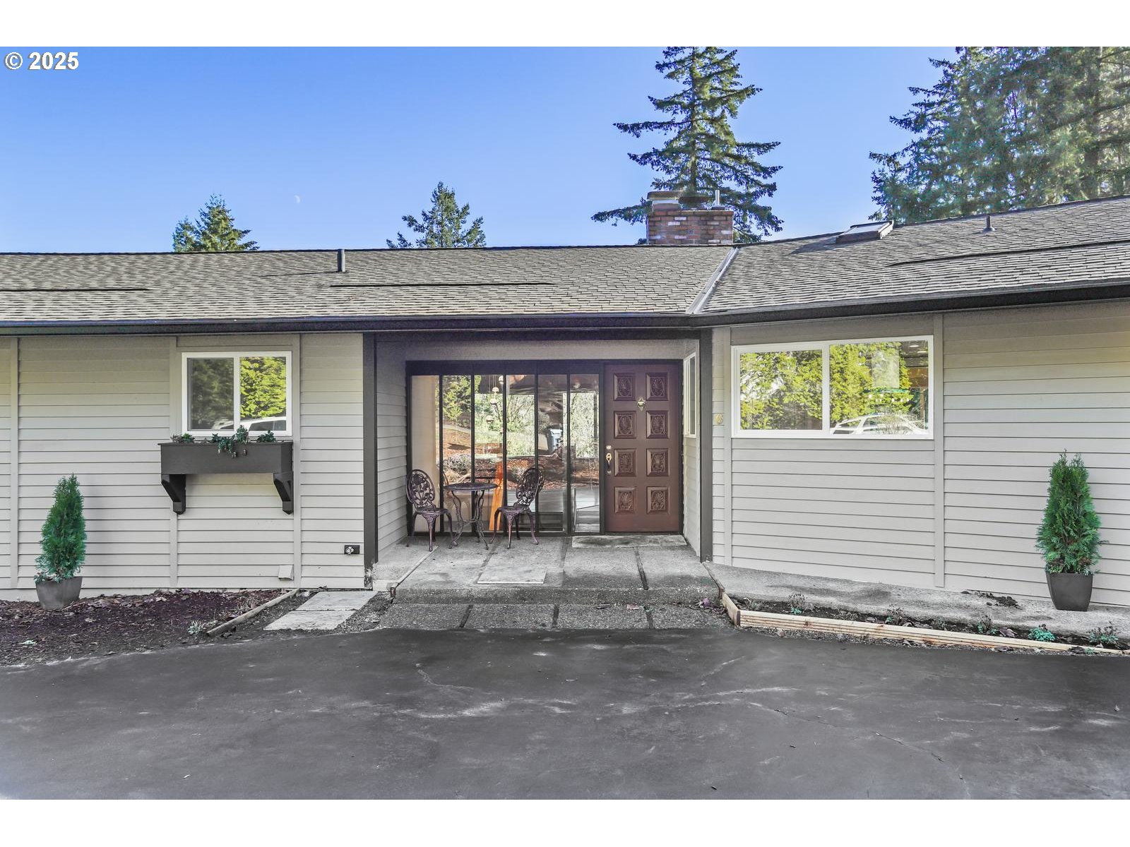 6 FALSTAFF ST