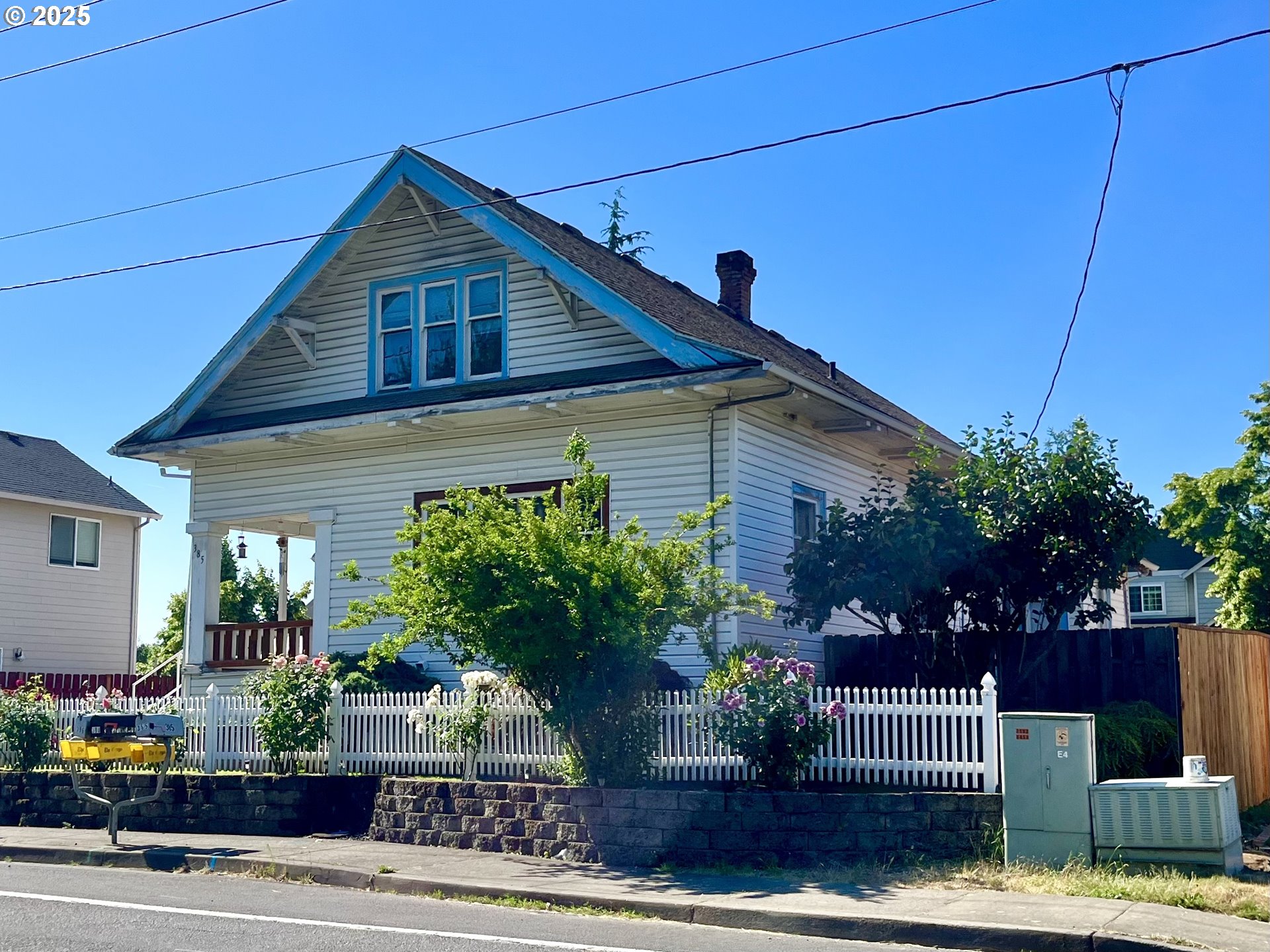 Photo 1 of 30 — 385 SE TOWNSHIP RD, Canby, OR 97013