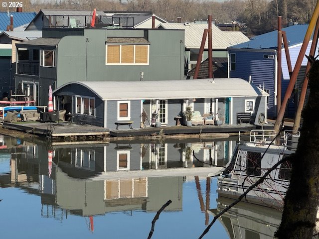 7720 S MACADAM AVE Slip 16