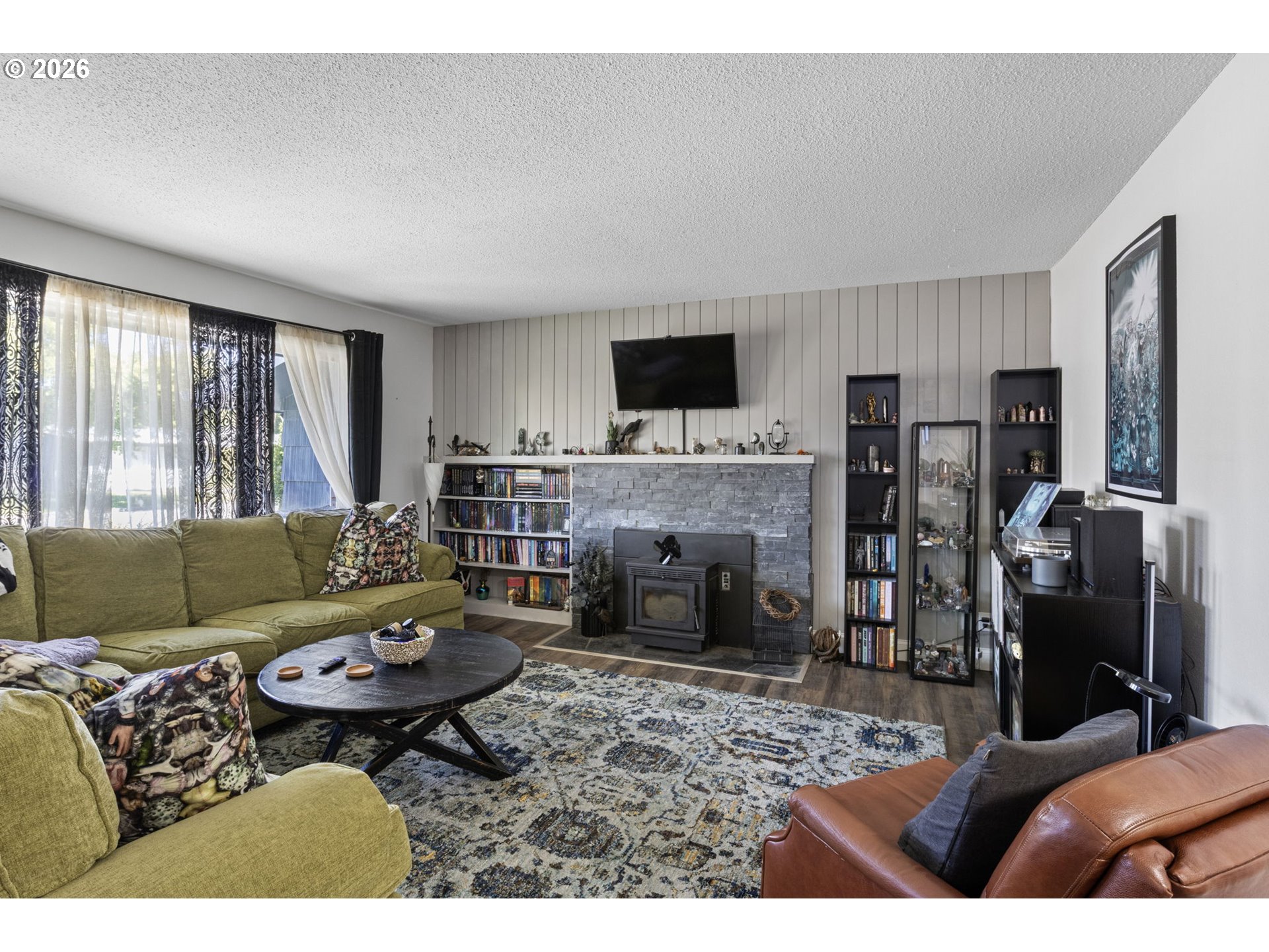 1685 WOODLAND DR