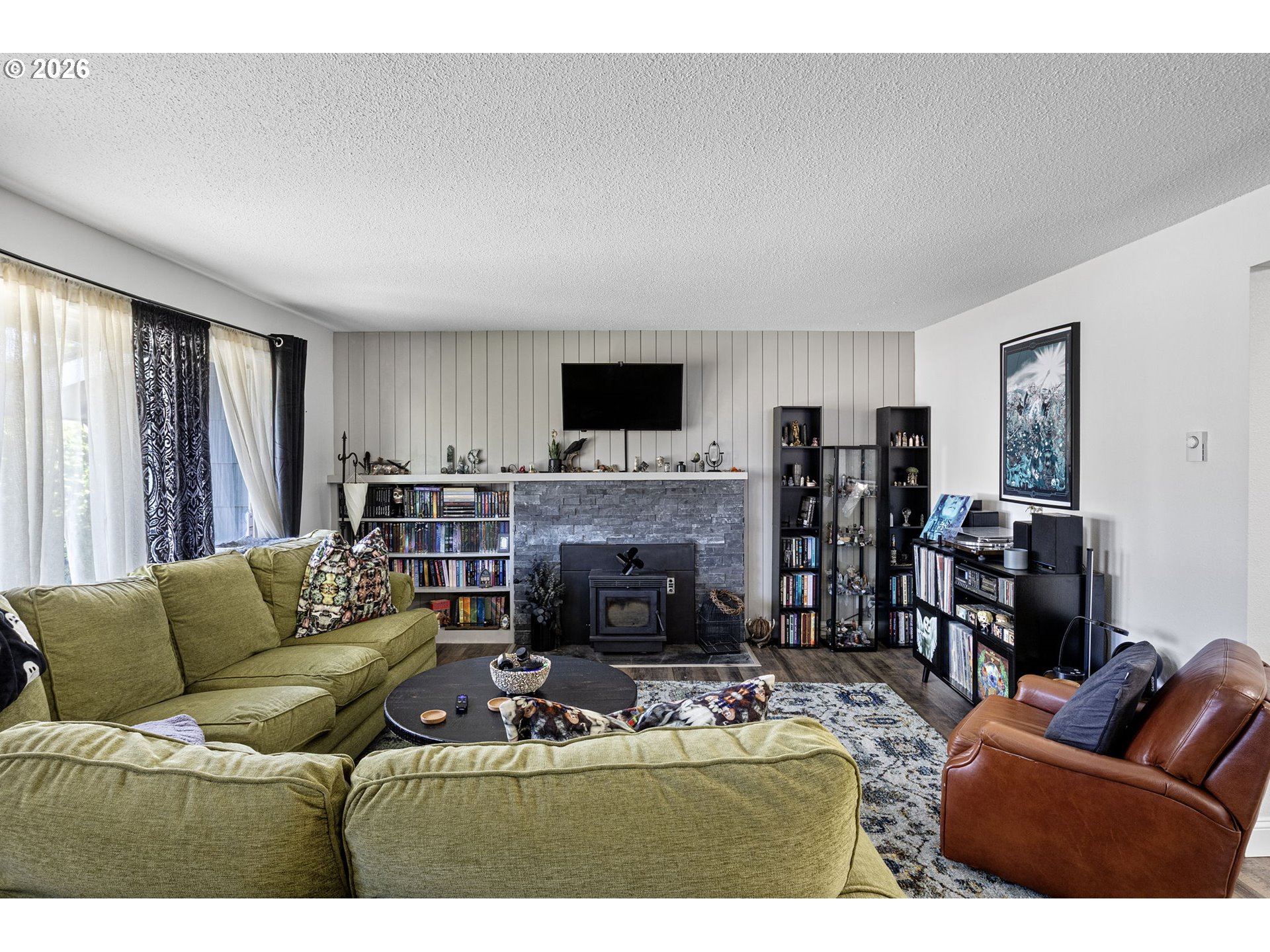 1685 WOODLAND DR