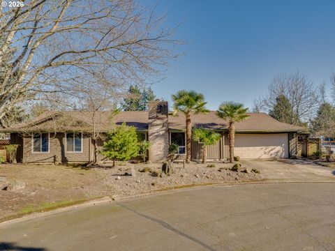 Photo of 912 NW Oakwood Cir, McMinnville, OR 97128 (MLS # 233609358)