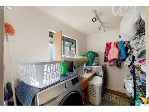 Tiny photo for 80181 Lost Creek Rd, Dexter, OR 97431 (MLS # 621264321)