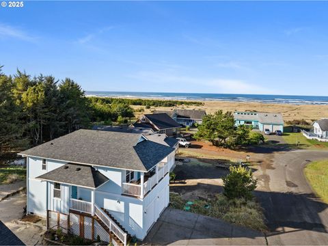 Photo of 1110 194th St, Long Beach, WA 98631 (MLS # 282093239)