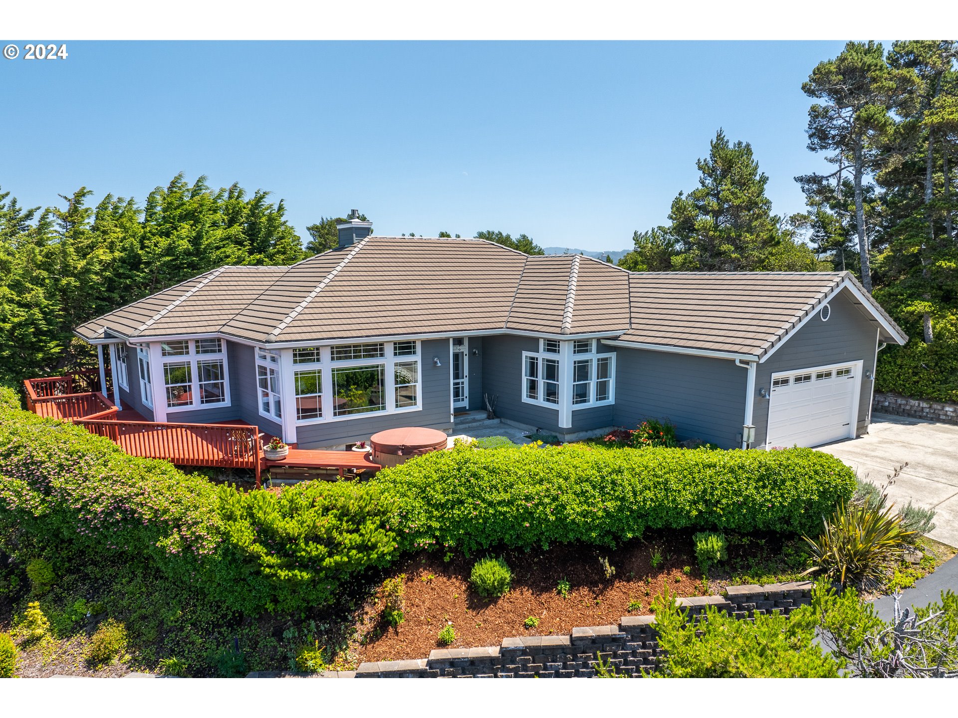 51 SHORELINE DR