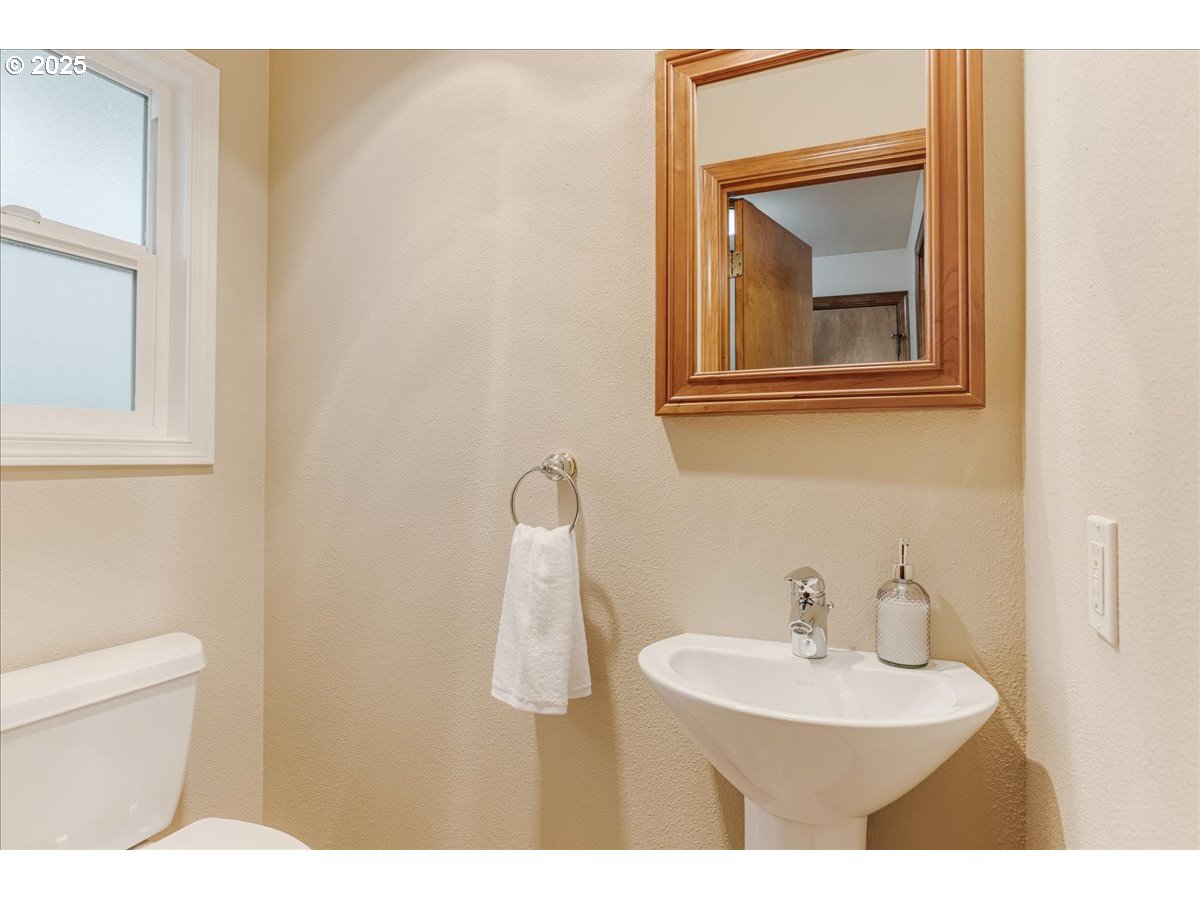 Forest Grove, Oregon 97116, United States, 3 Bedrooms Bedrooms, ,2 BathroomsBathrooms,Residential,Active,92926