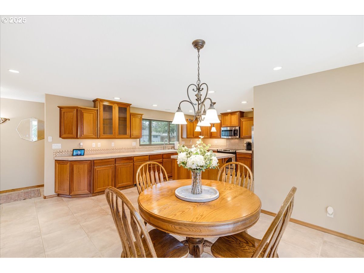 Forest Grove, Oregon 97116, United States, 3 Bedrooms Bedrooms, ,2 BathroomsBathrooms,Residential,Active,92926