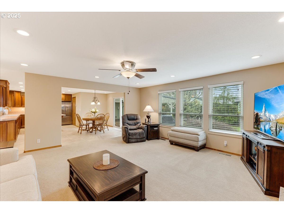 Forest Grove, Oregon 97116, United States, 3 Bedrooms Bedrooms, ,2 BathroomsBathrooms,Residential,Active,92926