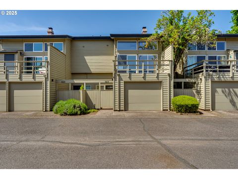 323 COUNTRY CLUB RD Eugene OR 97401