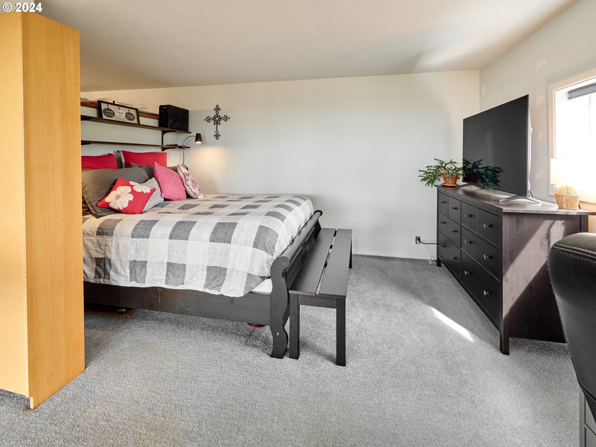 Rickreall, Oregon 97371, United States, 2 Bedrooms Bedrooms, ,3 BathroomsBathrooms,Residential,Active,41816