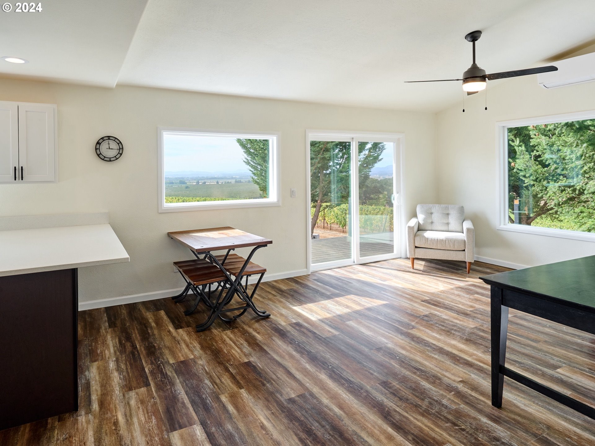 Rickreall, Oregon 97371, United States, 2 Bedrooms Bedrooms, ,3 BathroomsBathrooms,Residential,Active,41816