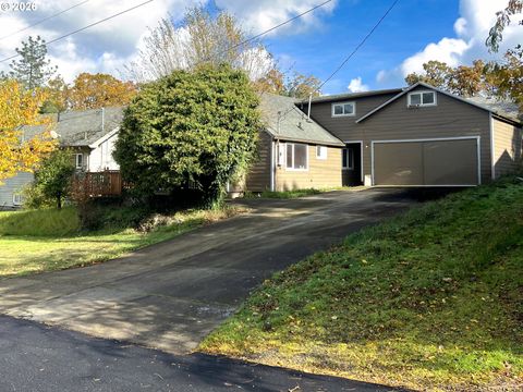 425 S 3RD ST Springfield OR 97477