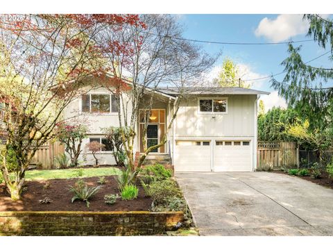 7422 SW 37TH AVE Portland OR 97219