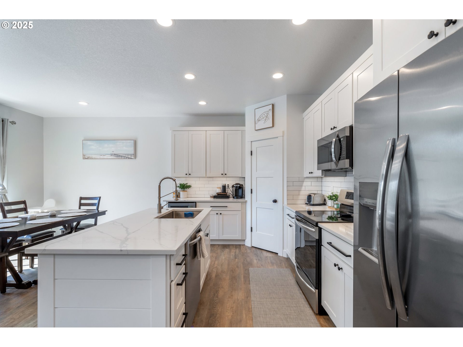 1585 BLACK SANDS WAY