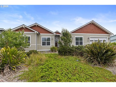 1400 HOLLOWAY MEWS Coos Bay OR 97420