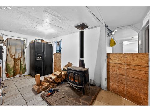 Tiny photo for 76362 Willamette Way, Oakridge, OR 97463 (MLS # 132457752)