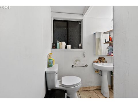 Tiny photo for 76362 Willamette Way, Oakridge, OR 97463 (MLS # 132457752)