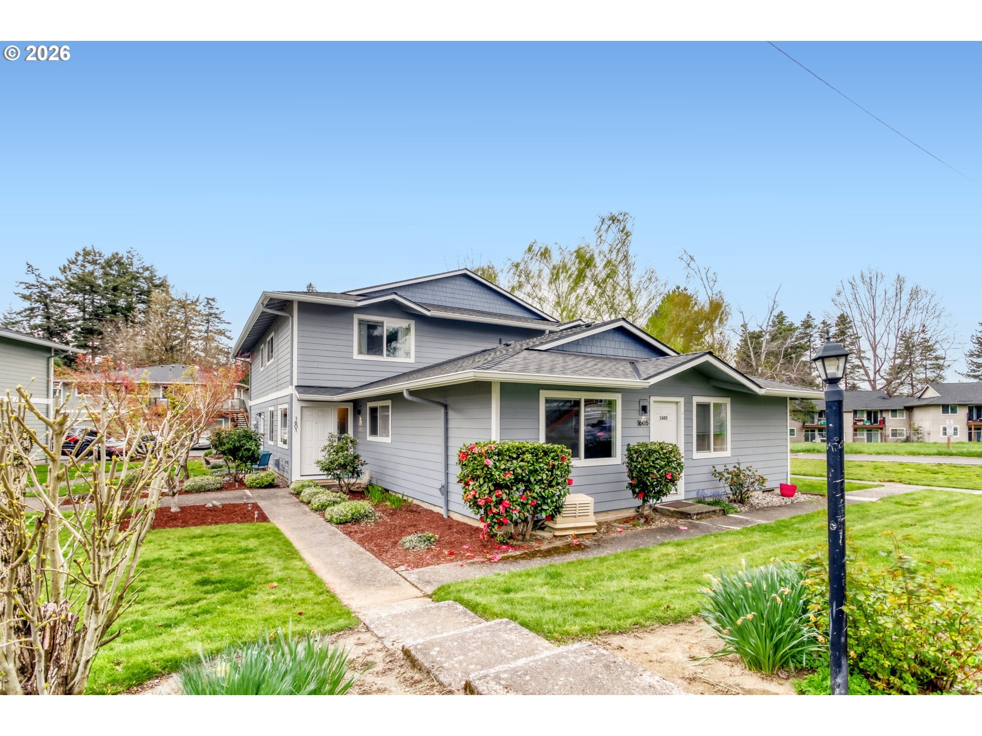 1601 NE HALE PL 2