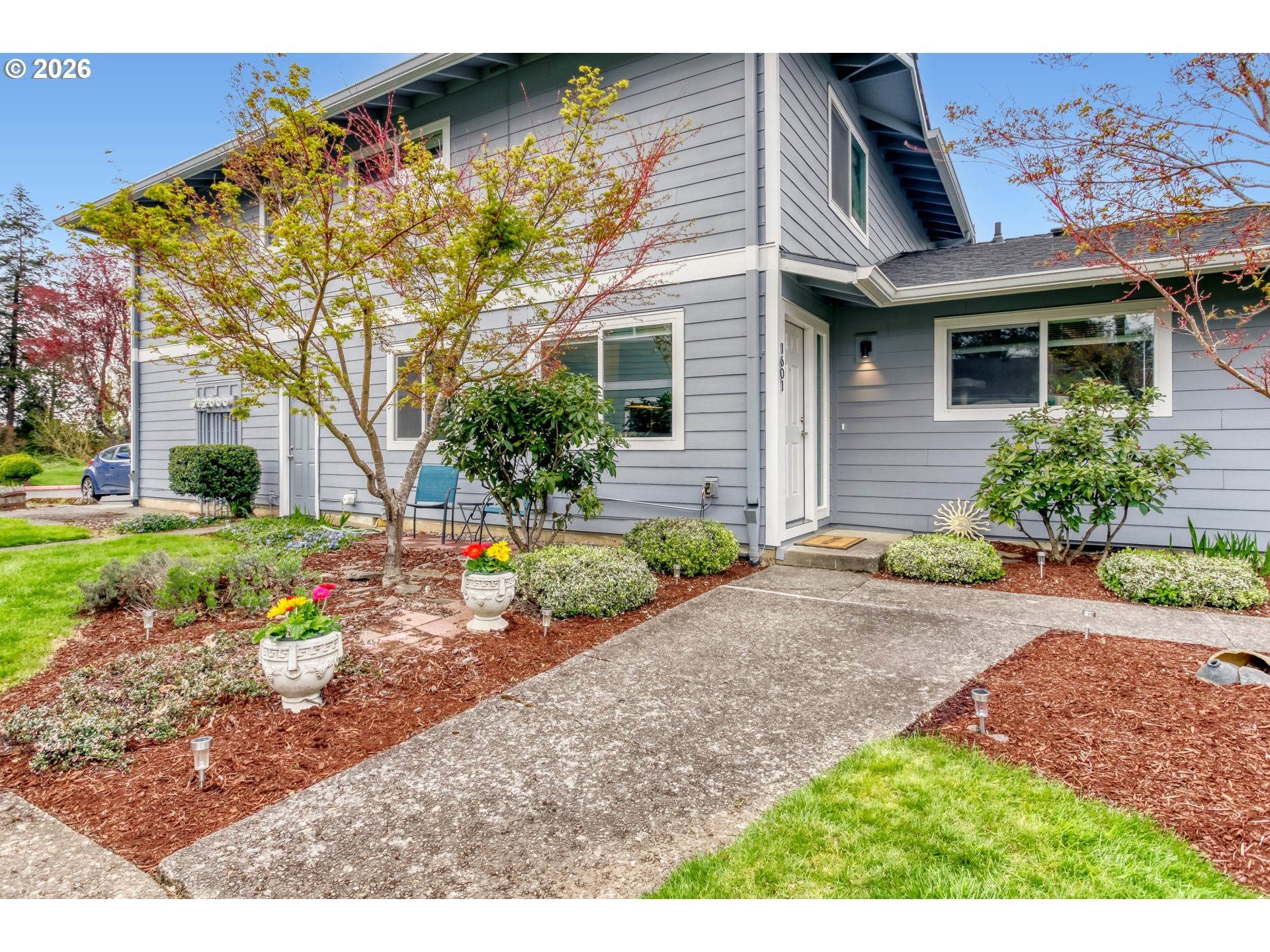 1601 NE HALE PL 2