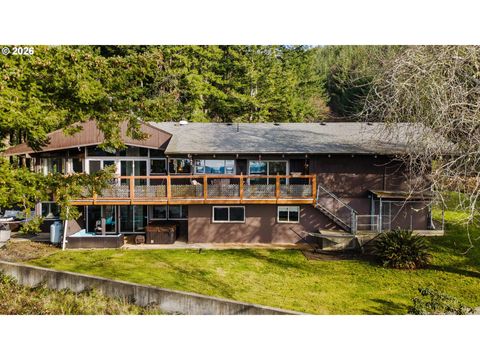 94532 GOLF COURSE LN North Bend OR 97459