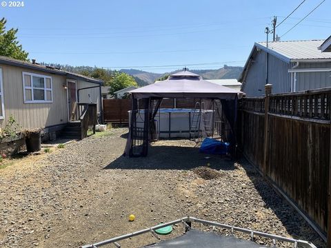 A home in Sutherlin