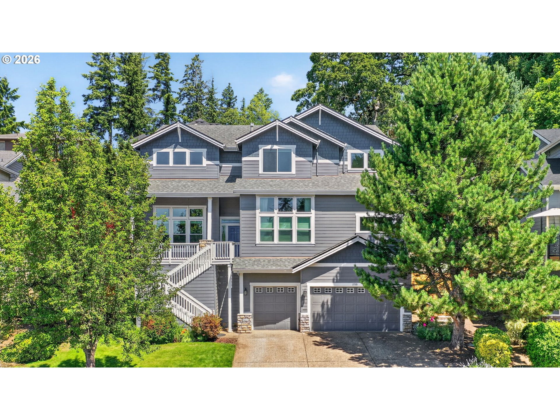 2235 CRESTVIEW DR
