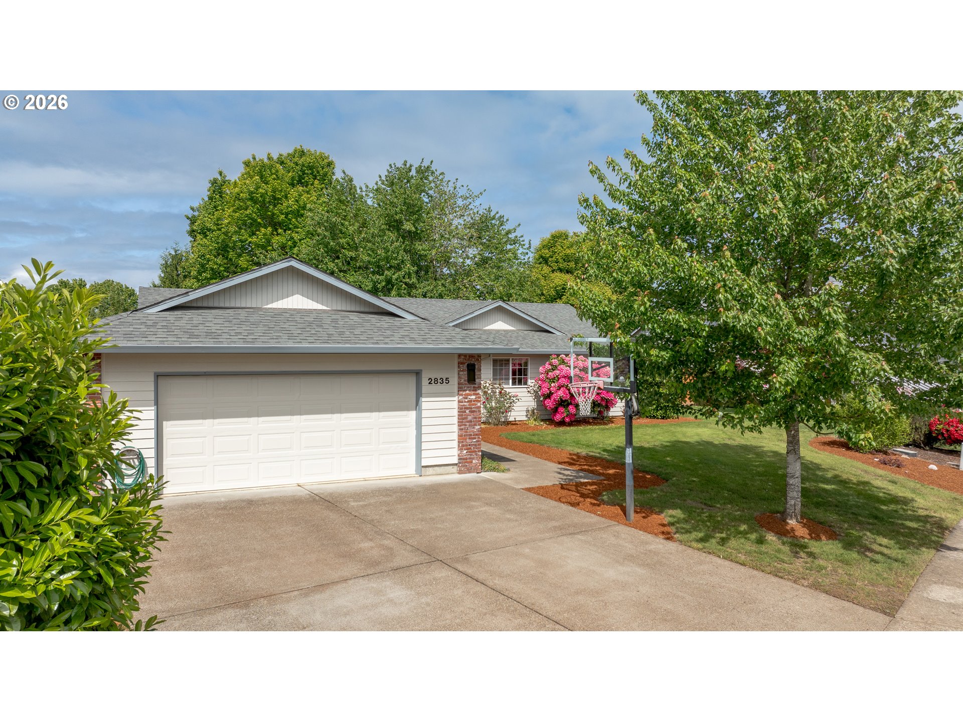 2835 NE LEATHERS LN