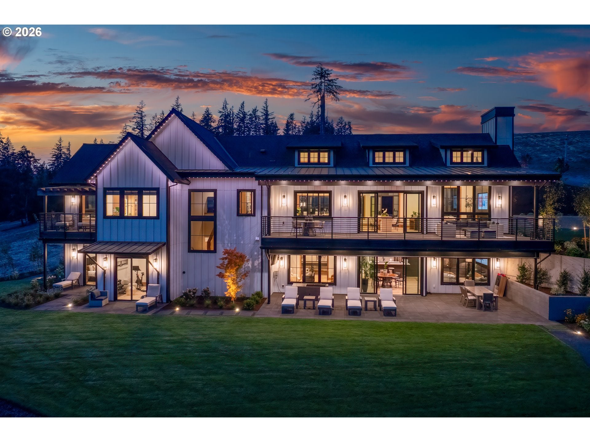 527 SW HOFFMAN RD