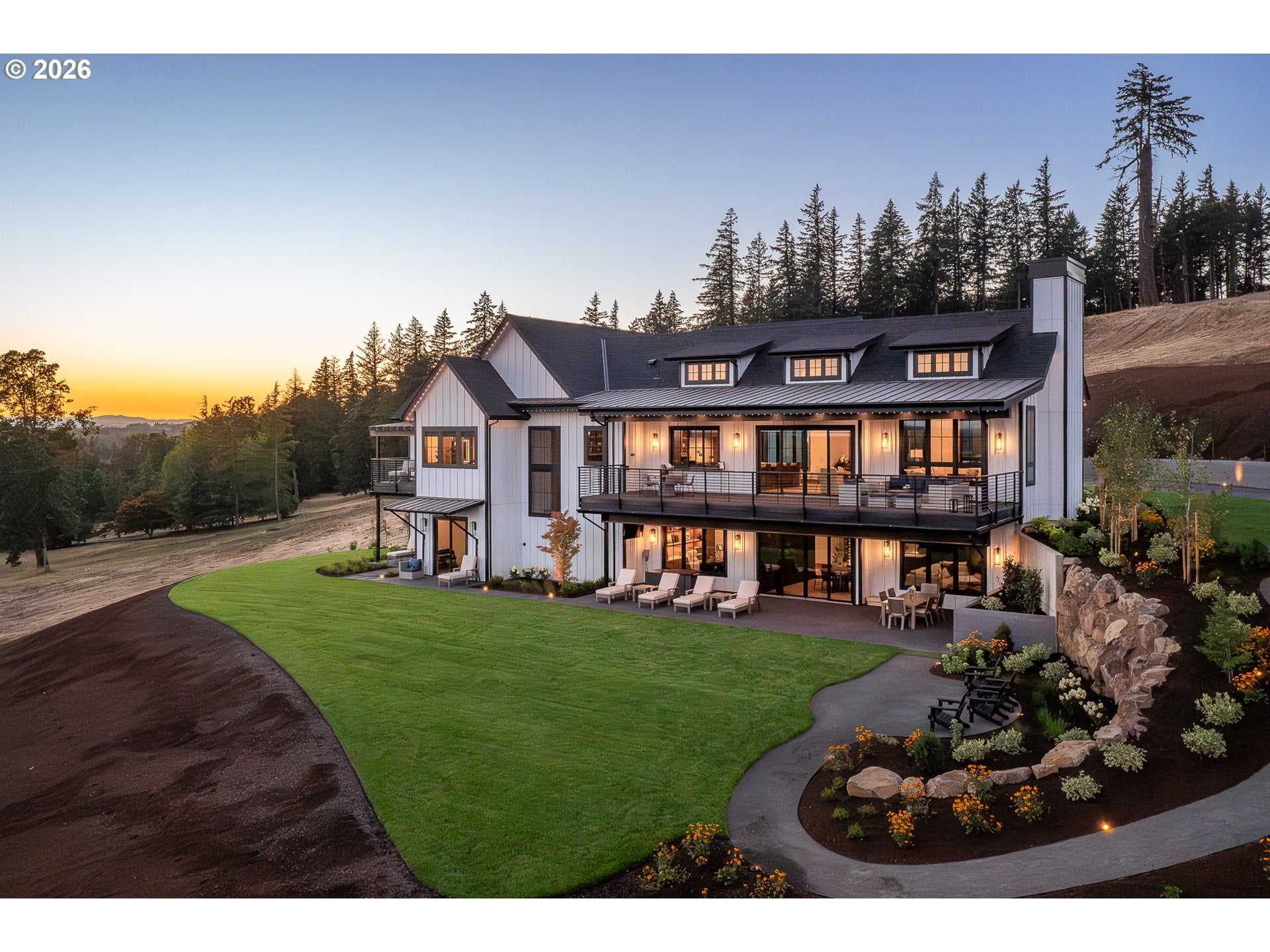 527 SW HOFFMAN RD