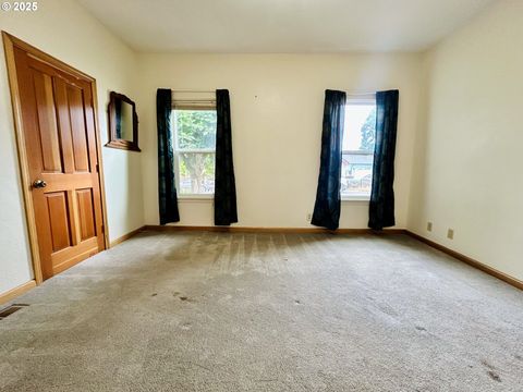 Tiny photo for 486 N 5th St, Creswell, OR 97426 (MLS # 655997960)