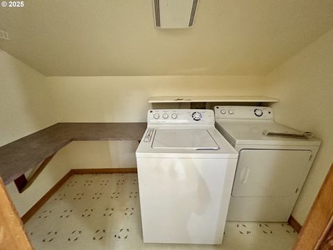 Tiny photo for 486 N 5th St, Creswell, OR 97426 (MLS # 655997960)