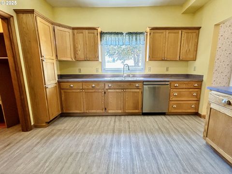 Tiny photo for 486 N 5th St, Creswell, OR 97426 (MLS # 655997960)