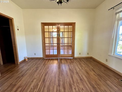 Tiny photo for 486 N 5th St, Creswell, OR 97426 (MLS # 655997960)
