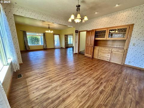 Tiny photo for 486 N 5th St, Creswell, OR 97426 (MLS # 655997960)