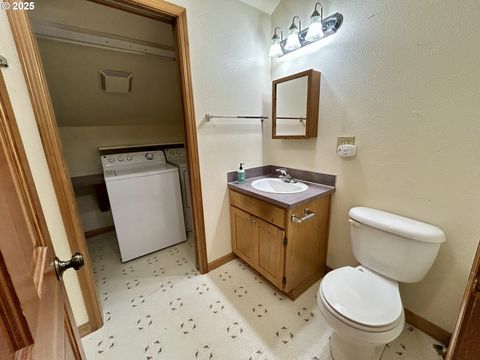 Tiny photo for 486 N 5th St, Creswell, OR 97426 (MLS # 655997960)