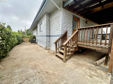 Tiny photo for 486 N 5th St, Creswell, OR 97426 (MLS # 655997960)