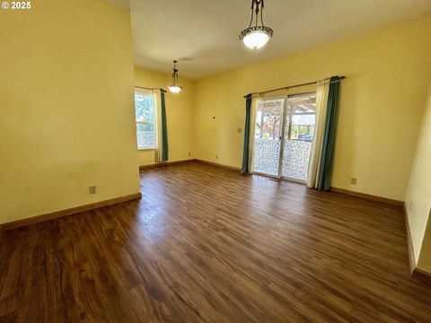 Tiny photo for 486 N 5th St, Creswell, OR 97426 (MLS # 655997960)