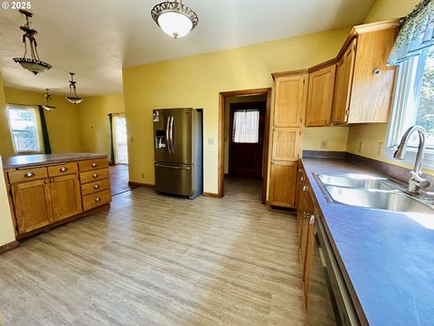 Tiny photo for 486 N 5th St, Creswell, OR 97426 (MLS # 655997960)