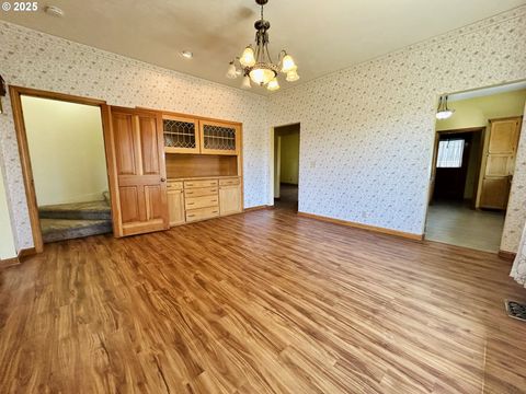 Tiny photo for 486 N 5th St, Creswell, OR 97426 (MLS # 655997960)