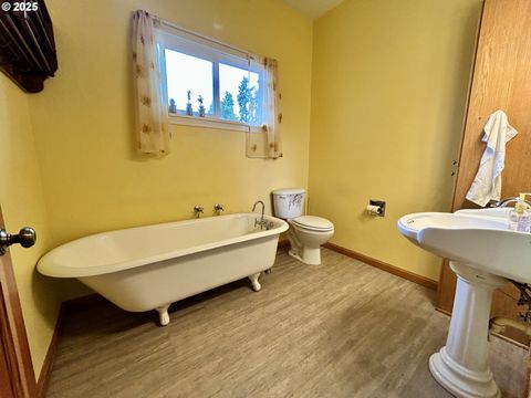 Tiny photo for 486 N 5th St, Creswell, OR 97426 (MLS # 655997960)