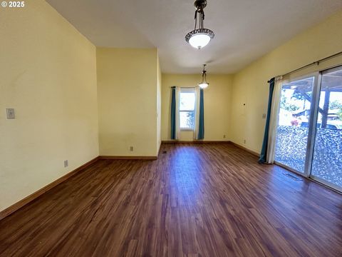 Tiny photo for 486 N 5th St, Creswell, OR 97426 (MLS # 655997960)