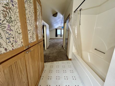 Tiny photo for 486 N 5th St, Creswell, OR 97426 (MLS # 655997960)