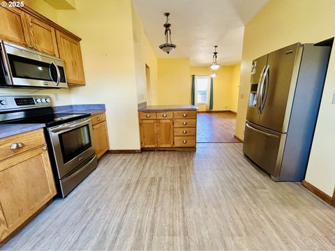 Tiny photo for 486 N 5th St, Creswell, OR 97426 (MLS # 655997960)