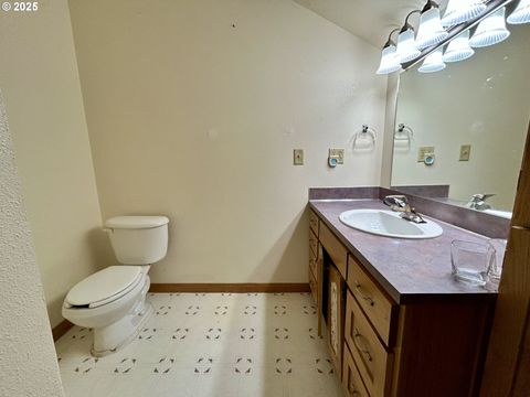 Tiny photo for 486 N 5th St, Creswell, OR 97426 (MLS # 655997960)