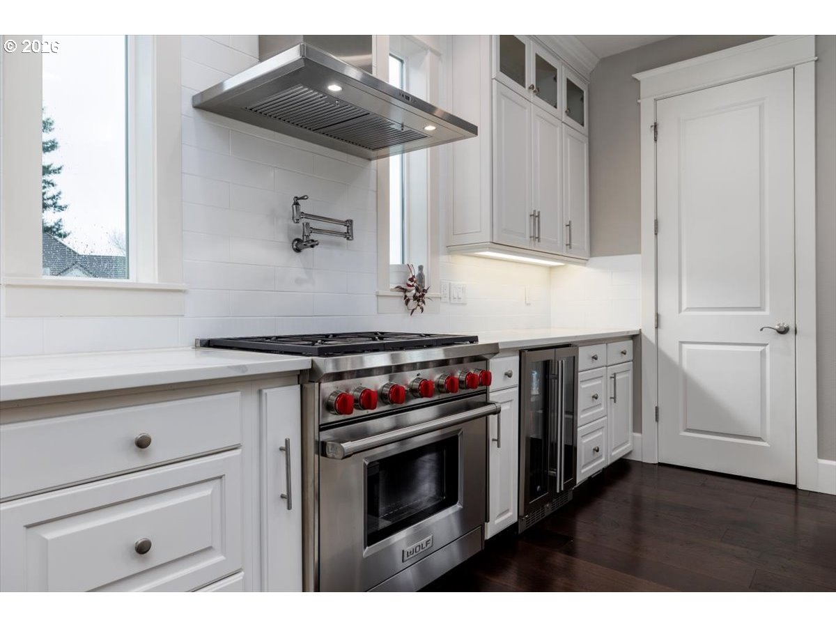 1910 TAYLOR CT