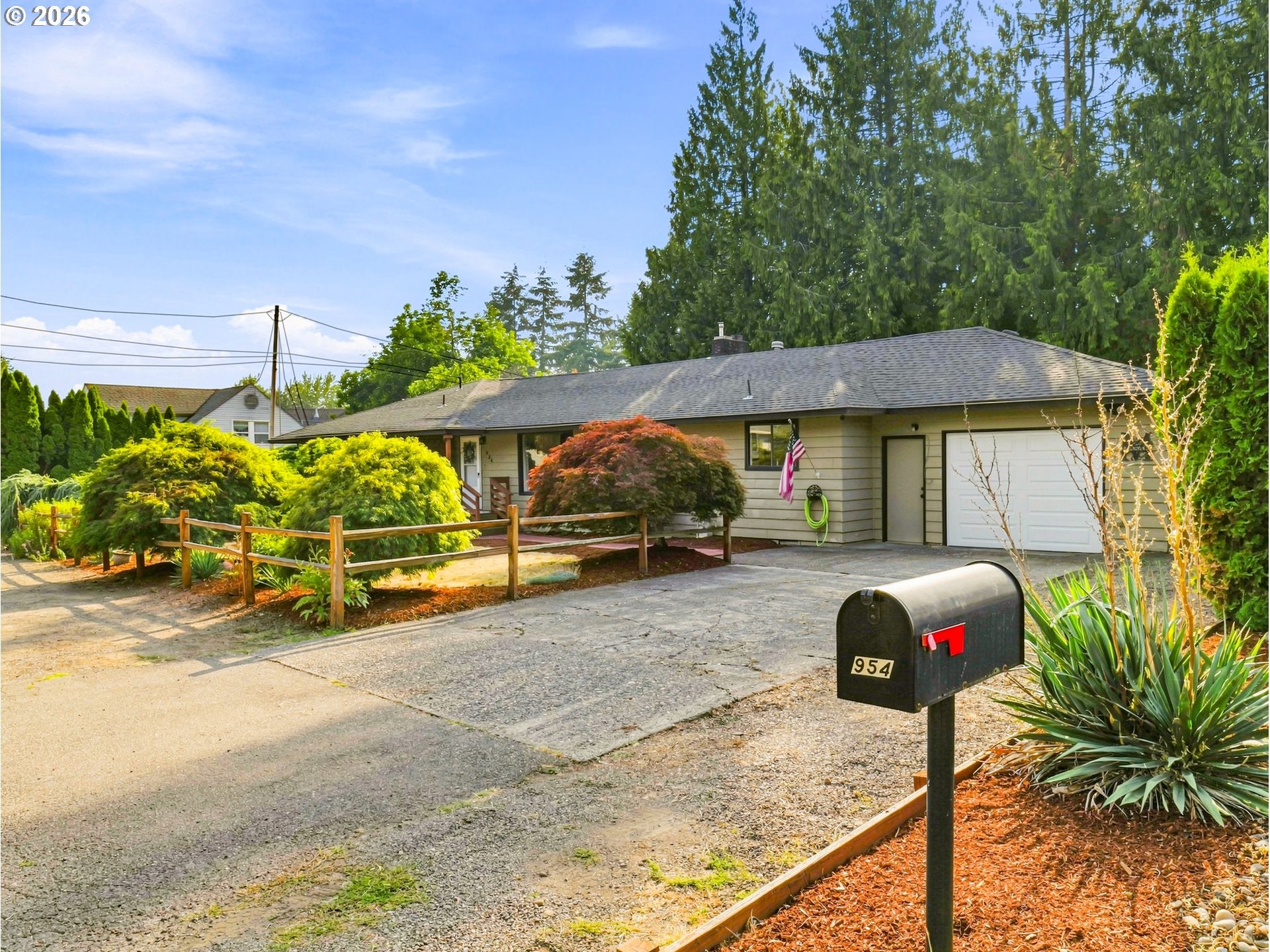 954 LAUREL LN