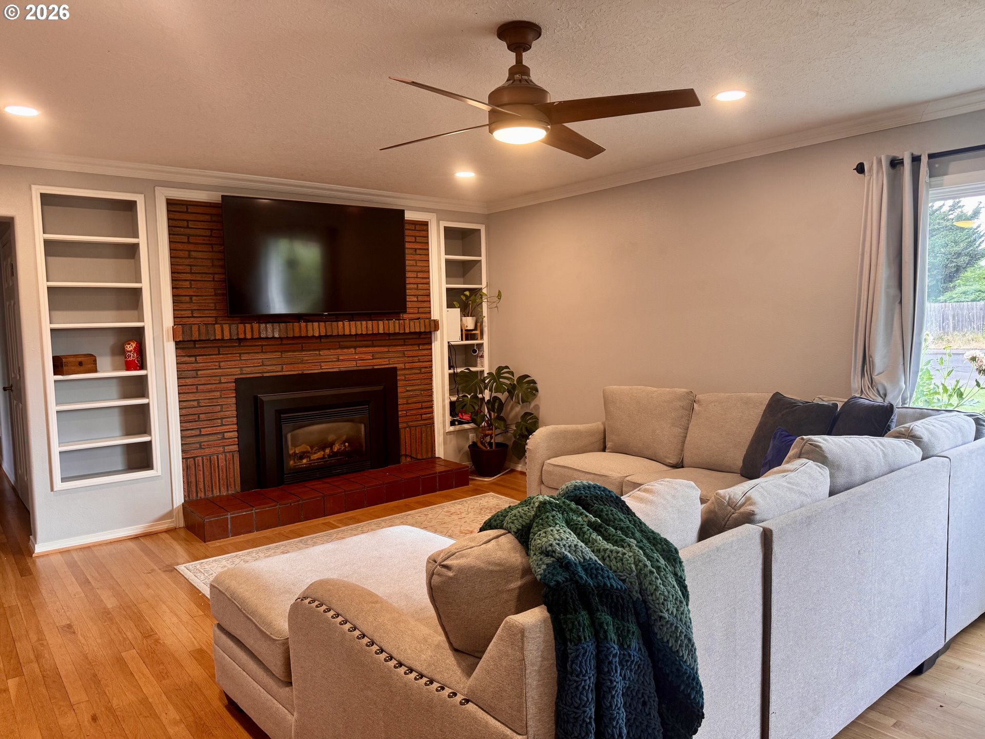 356 NE 10TH AVE